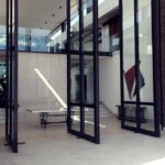 portas-pivantantes-de-aluminio-rocha-esquadrias-de-aluminio-em-curitiba